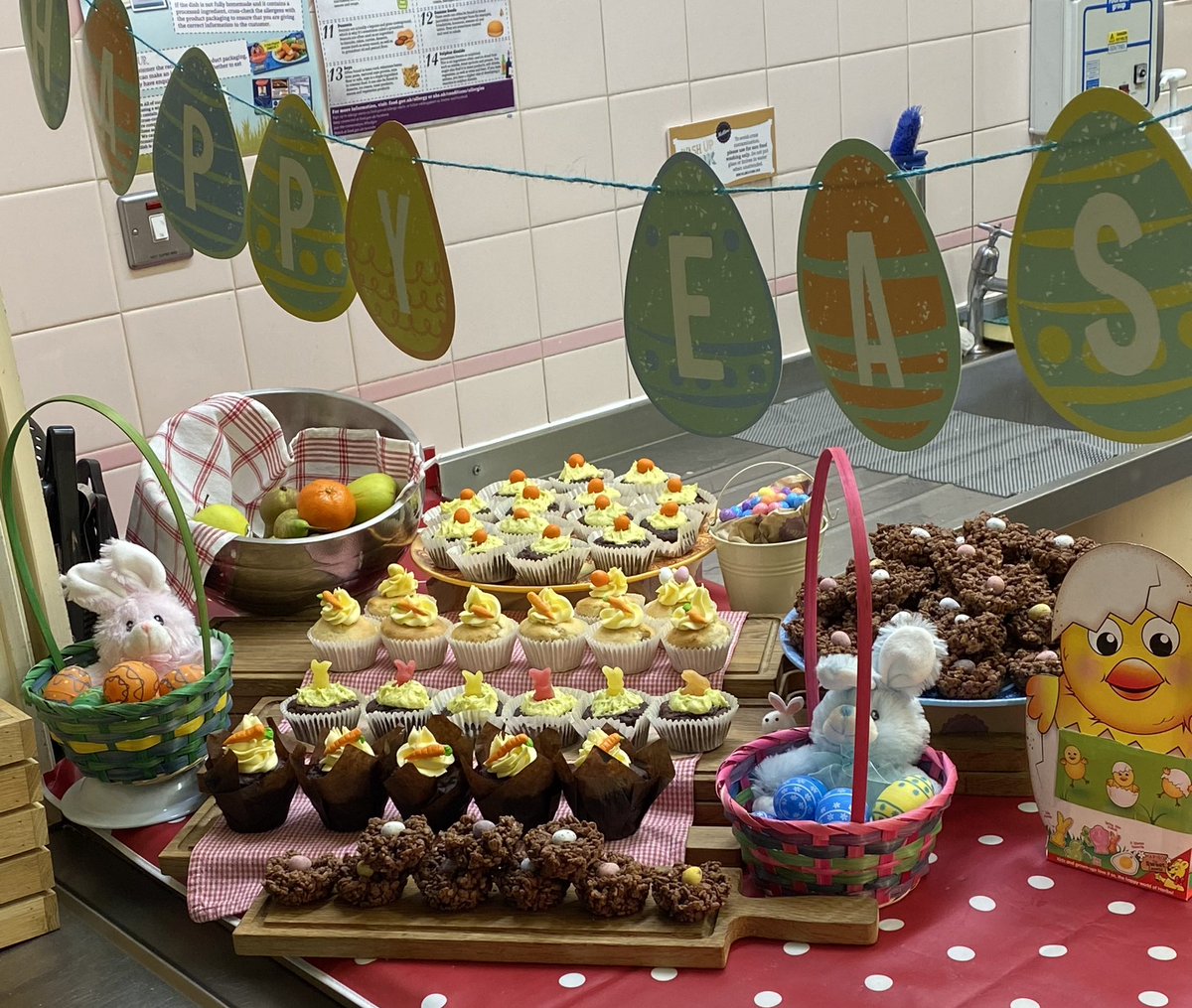 Ashgrove children enjoyed the easter cakes today…. We even had some spare for teachers too 😁🐣🐣<a href="/mellorscatering/">Mellors Catering Services</a> <a href="/SashaWa55340819/">Sasha Walters</a>  <a href="/DBNutrition_/">Danielle Watkins BSc (Hons) RPHNtr</a> <a href="/jem/">Jem</a>