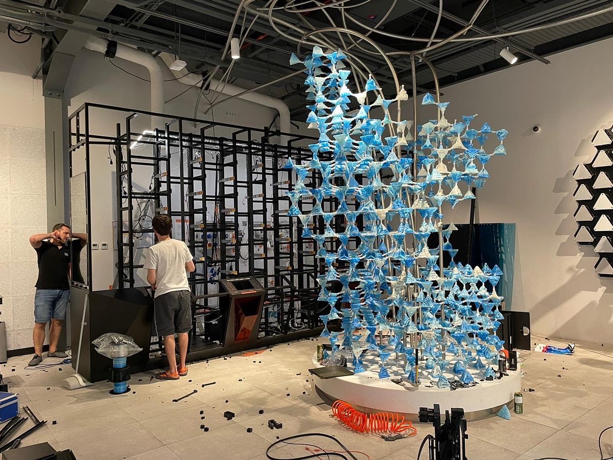 Despite the fact that EXPO finished yesterday, there is still a lot of work to do in the Czech pavilion. Thank you all for a beautiful 6 months.

I přes to, že EXPO včerejším dnem skončilo, práce je na českém pavilonu pořád dost. Všem děkujeme za krásných 6 měsíců.