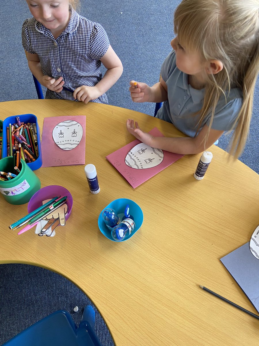 MrsMcAtear's tweet photo. Joyeuses Pâques! We made Easter cards using our knowledge of the French language. 🇫🇷 🐣 @stcatherinespsy https://t.co/zkU8A0yfZ4