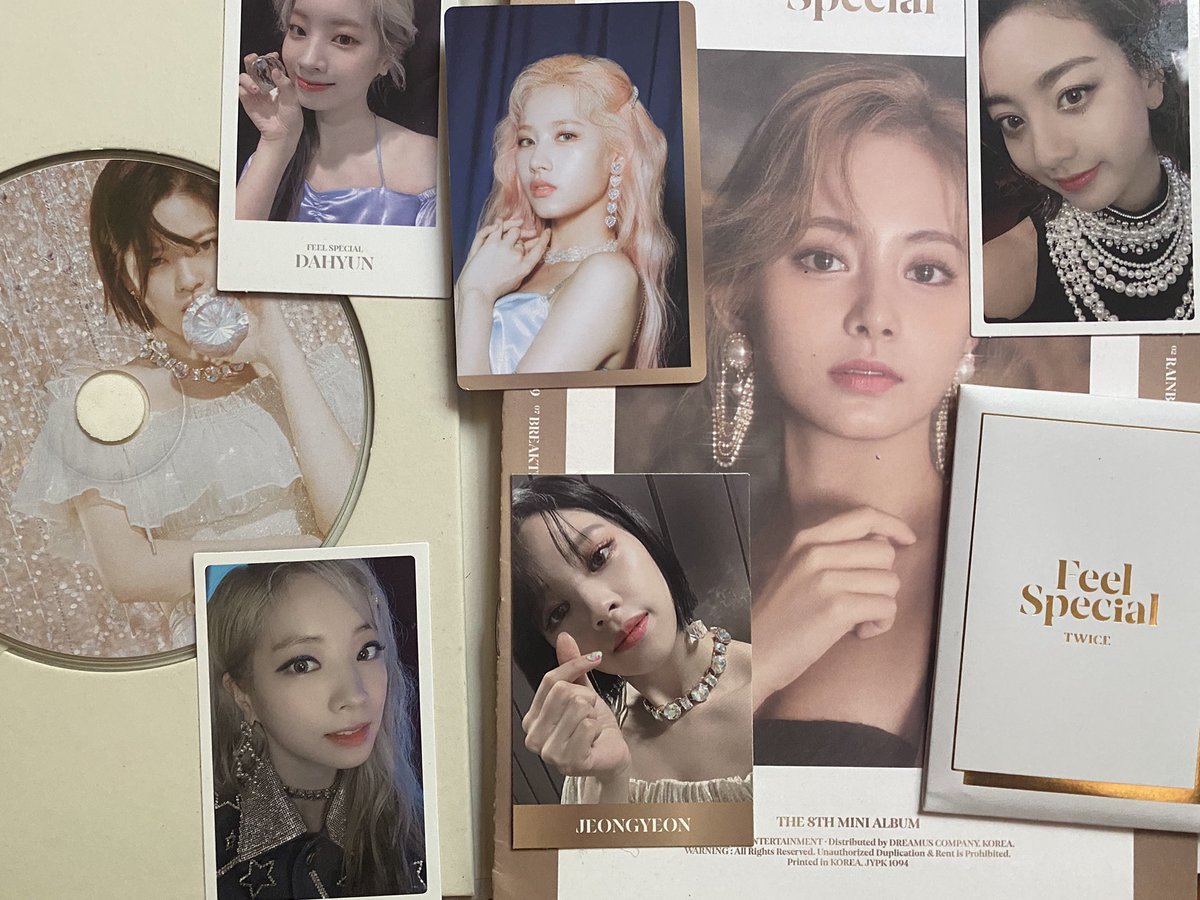 Jb25956801's tweet photo. Wts lfb #twice #twiceph #phtwice  tzuyu rare photocard + 5 albums. Take all for 3500php.                                            Feel special comp with pob + wil comp with pob + sn comp with pob + tcl2 with dubu pc + yoy with sana pc. Take all for 3500 only. Dm me. @twice_ph https://t.co/AEZm6FbJQI