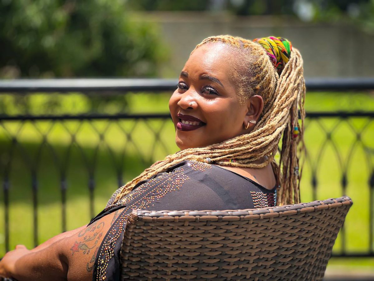 JackieKizito's tweet photo. Use your smile to change the world but don’t let the world change your smile.
#KadongoKamuMusic is full of life
#SalaPuleesa #Nzija https://t.co/hrEWmUVWK0