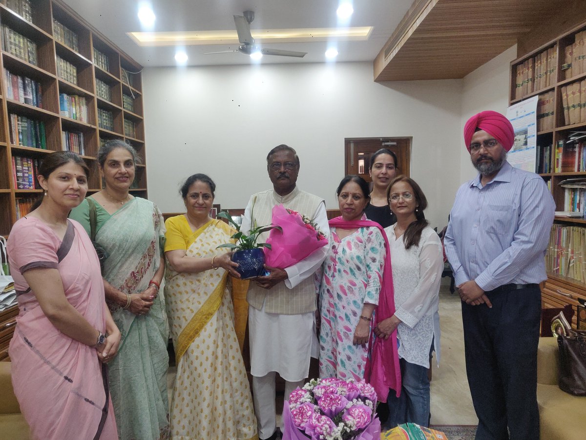 manjotjosan's tweet photo. Chandigarh District Council &amp; @pcctu_t 
welcome this landmark notification : The Union Territory of Chandigarh Employees (Condition of Service)  rules 2022 01.04.2022
#ChandigarhEmployeesAreHappy 
@SatyaPalJain thank you, Sir for supporting us. https://t.co/8ryxbsXFnD