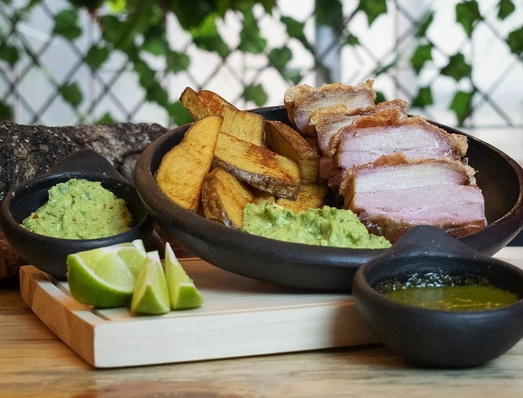 SenorChicharron's tweet photo. Amigos!!! Abrimos nuestro primer local es BOGOTÁ y estamos muy felices de que nos visiten y se enamoren de este lugar como lo hicimos nosotros
📍Carrera 14 # 83-65
☎️3046089091

Síguenos en IG Señor Chicharrón
#TwitterHazTuMagia 🙏 RT 🔁 

Gracias por el apoyo a los emprendedores https://t.co/awhGrlsKFm