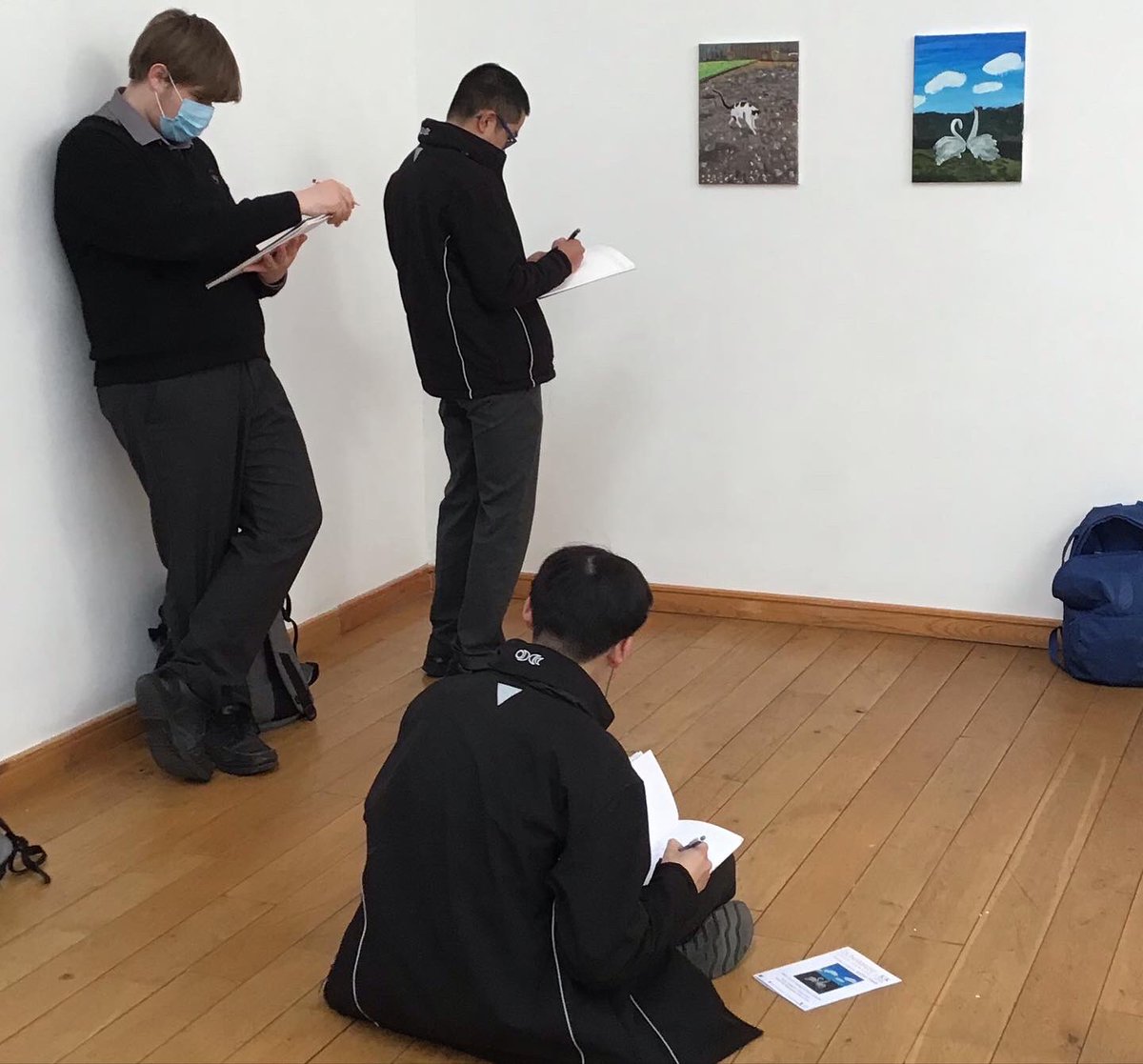 St_Marys_cbs's tweet photo. 6th Year Art students visited the Kathy Tynan exhibition ‘Keep some steady friends around’ at the Dunamaise Theatre Art Galley this morning. 🎨🖌🖼 @dunamaise.arts.centre @kathy.tynan #localgallery #sketchingart #fromeachtheirbest https://t.co/FenBpZ8IQB