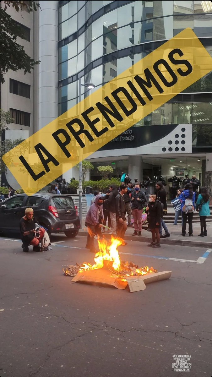 runasanabriap's tweet photo. Resumen del planton por el #31Trans en #Quito @MinTrabajoEc 

🔥 LA PRENDIMOS 🔥 

#ResistenciaTrans https://t.co/OTbdRD3bBP