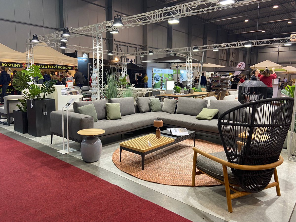 OfecomeRepCheca's tweet photo. 🇨🇿🛋️ Del 31 de marzo al 3 de abril se están celebrando en el recinto ferial PVA Expo Praha las ferias #ForInterior, #ForGarden y #DesignShaker, dedicadas a la decoración de interiores y exteriores. https://t.co/aZ2gFJBBsJ