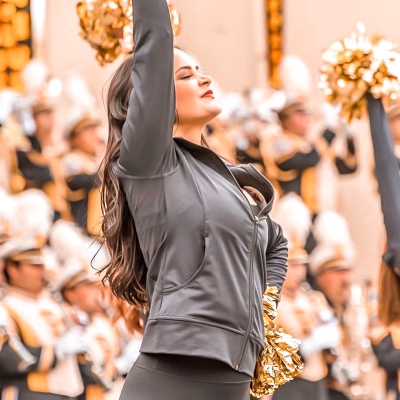 Happiest of birthdays to junior Anna! We hope you have an incredible day celebrating💛