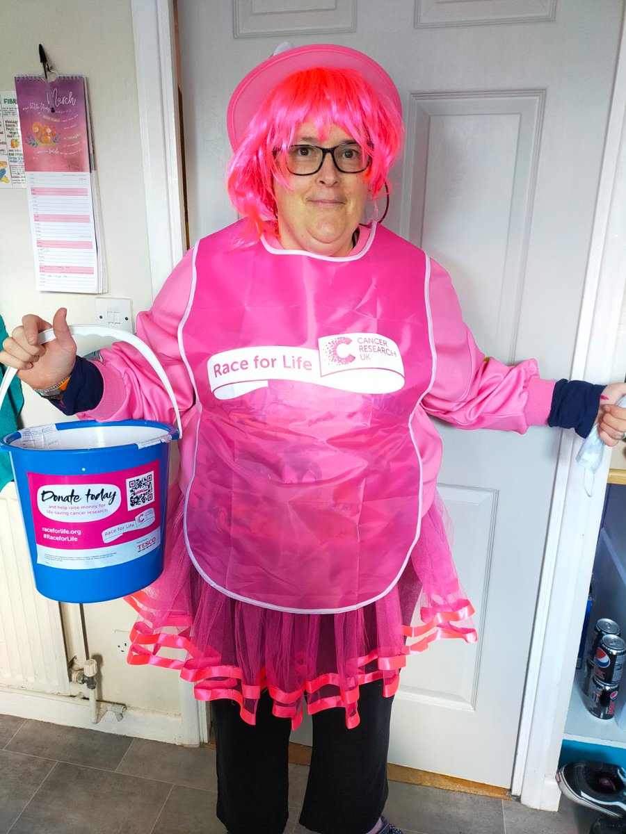 Our girls are out collecting at @tesco today turning pink!! 💓💞💗💖💕🌸 <a href="/CRUKShops/">Cancer Research UK Shops</a> <a href="/CR_UK/">Cancer Research UK</a> <a href="/raceforlife/">Race for Life</a> #fishponds