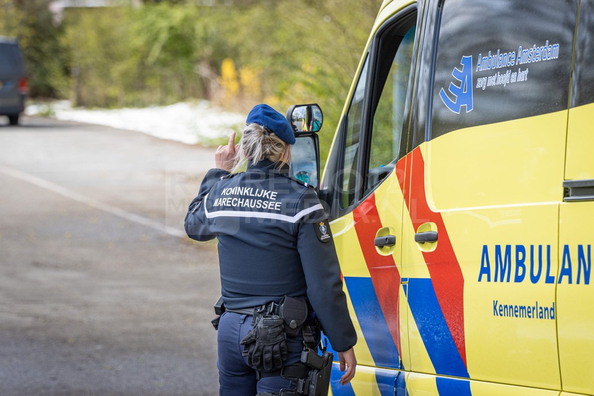 mexxvanderlieuw's tweet photo. Man overleden na schietpartij Leenderbos, Hoofddorp
https://t.co/DaJJjznk1g
#Hoofddorp #schietpartij #overbos #leenderbos #politie https://t.co/1xQ4WvTqFG