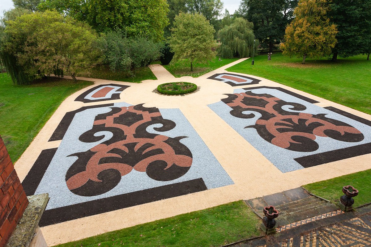 stone_warehouse's tweet photo. Some incredible pictures from our valued customer Carrier Landscapes Ltd. This eye-catching design features our Red Granite Gravel 14mm, Ice Blue Chippings 20mm and Onyx Gravel 3-8mm.
This space won a @BALI_Landscape award for Best Regeneration Scheme under £500K https://t.co/lkp3YQr7cv