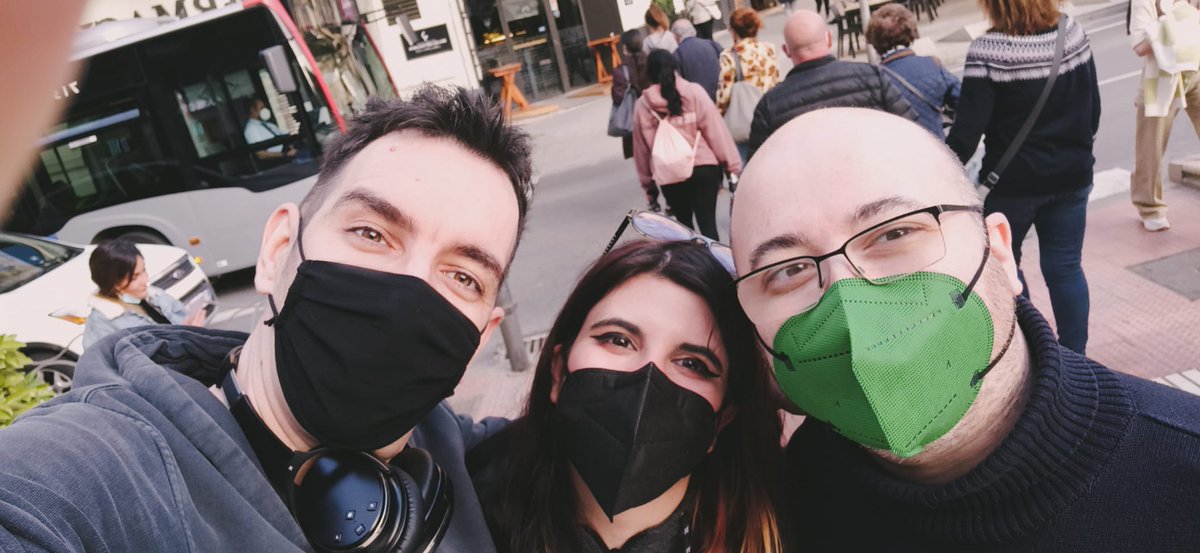 redhella_'s tweet photo. Ayer estuve con estos dos chicos guapos comiendo y después nos fuimos de paseo por Alicante!

Pd. parezco muy pequeña en esa foto hahahaha y encima estaba de puntillas

@Sephi_Tetsu @DSimphony https://t.co/HR5lqAfwv4