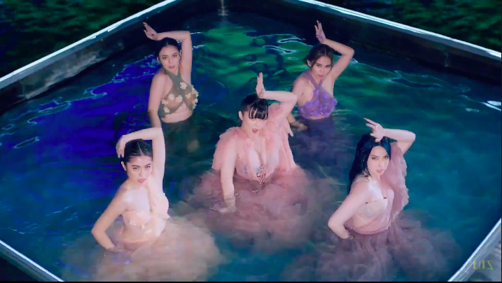 WonderMagPH's tweet photo. The girls of @official_litz kick off April with the scorching hot music video for "Kidlat!" ⚡️

The wardrobes! The sets! The dance! The vocals! We're living for it all 🔥 #LITZKidlatOutNow 

Catch it live on YouTube now: https://t.co/ybLsV9NfkJ https://t.co/tAs44ZrtvH