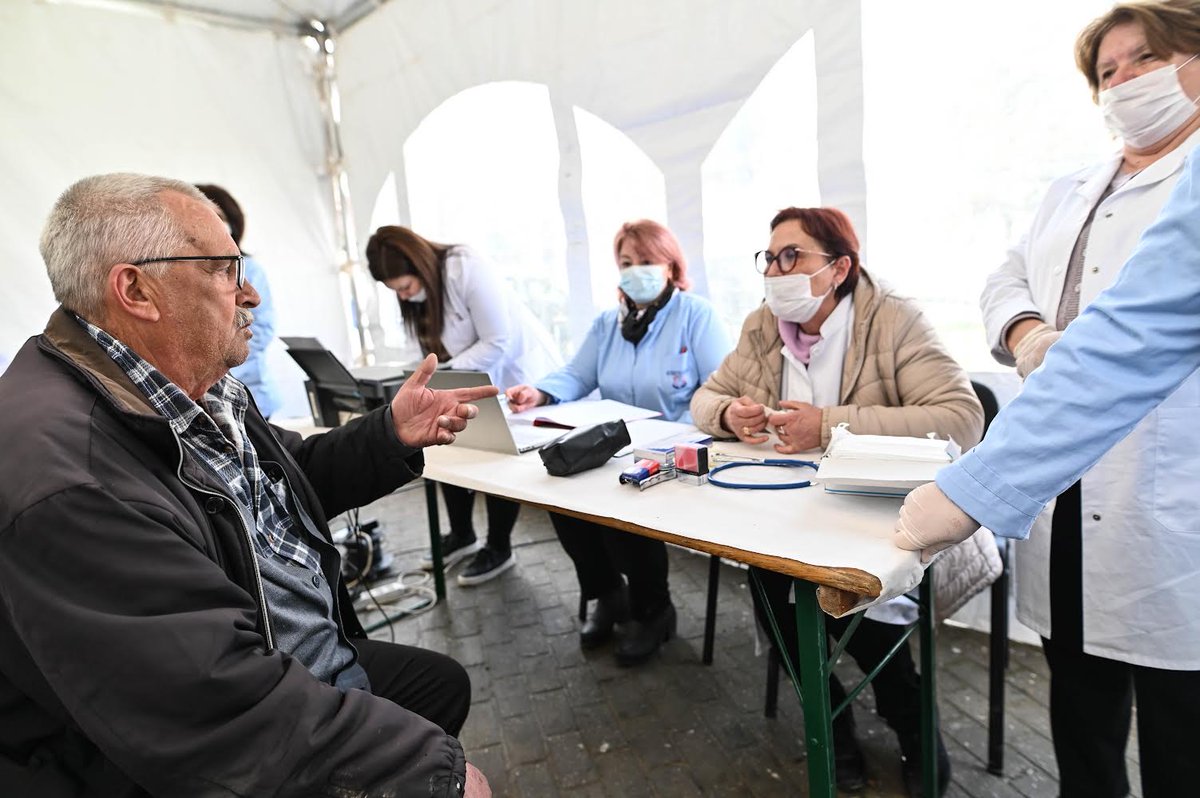 The #COVID19 vaccination caravan is in Vrapcishte today, and will continue its journey this weekend:
📌2 April, 11:00-15:00 – Kicevo, Culture Center
📌3 April, 11:00-15:00 - Struga ,New promenade
#VaccinesSaveLives and significantly reduce the risk of severe disease.