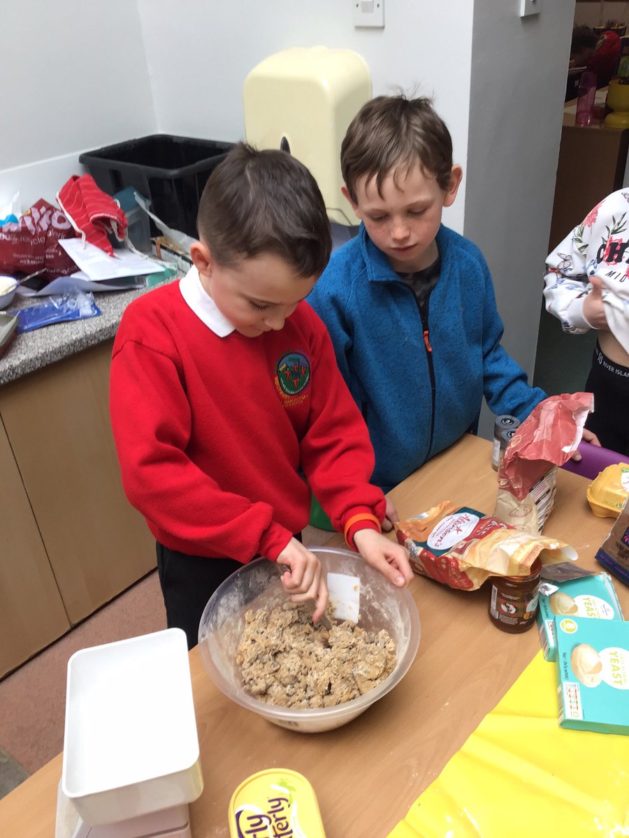 K9_is_my_puppy's tweet photo. Hot cross buns, hot cross buns, made by super learners, who are amazing, hot cross buns.
As part of our RE learning about Easter, we have been baking hot cross buns today.
#MDRE #MDBaking #MDDT https://t.co/Ywm4x8gydT