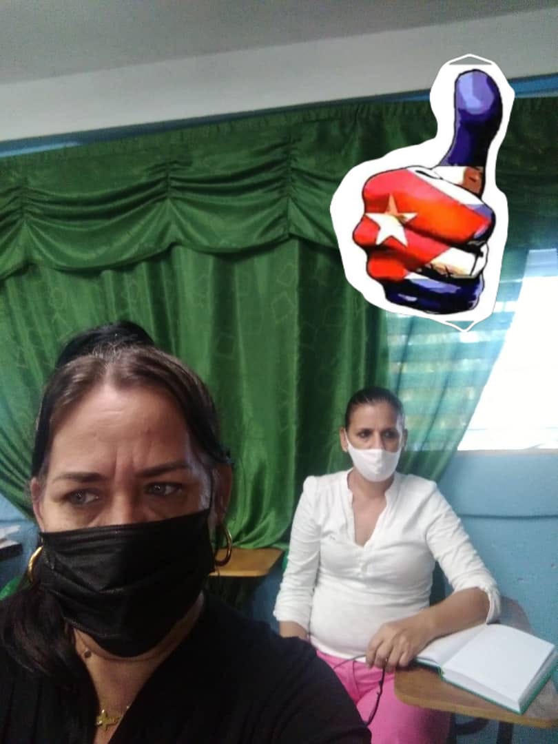 ADELANTO DE LA MUJER
Las #mujeres siempre están en la primera línea. La jefa de Comercialización Yudit Cruz y la Jefa del Departamento de Agricultura Urbana desde bien temprano cumpliendo con su deber #Mujer #VamosConTodo #AgriculturaCubana @ComunicadoraH @AgriComuni  <a href="/YanetHzP/">Yanet Hernández Pérez</a>