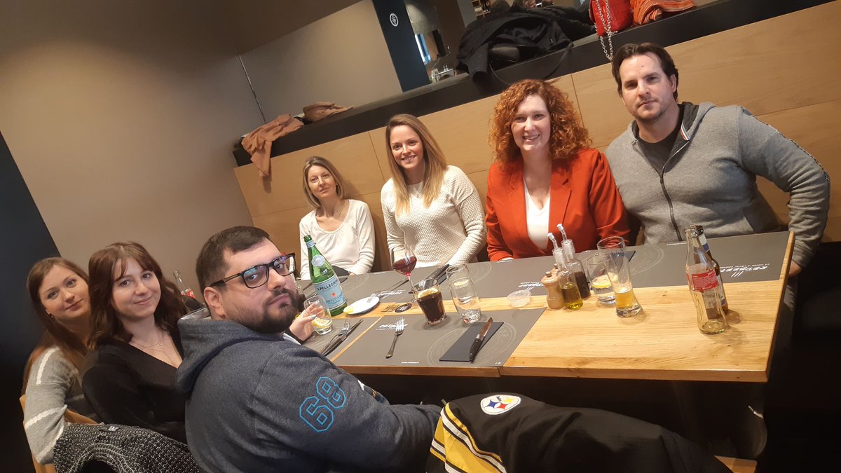 SteelPCNews's tweet photo. Malgré ce jour pluvieux, nos super-héros se sont retrouvés autour d'un bon repas, comme nous n'avions pas pu le faire depuis longtemps 😊
Remotivés pour la journée !
#teambuilding #happyteam #redbeef https://t.co/BAtfV6Xv6K