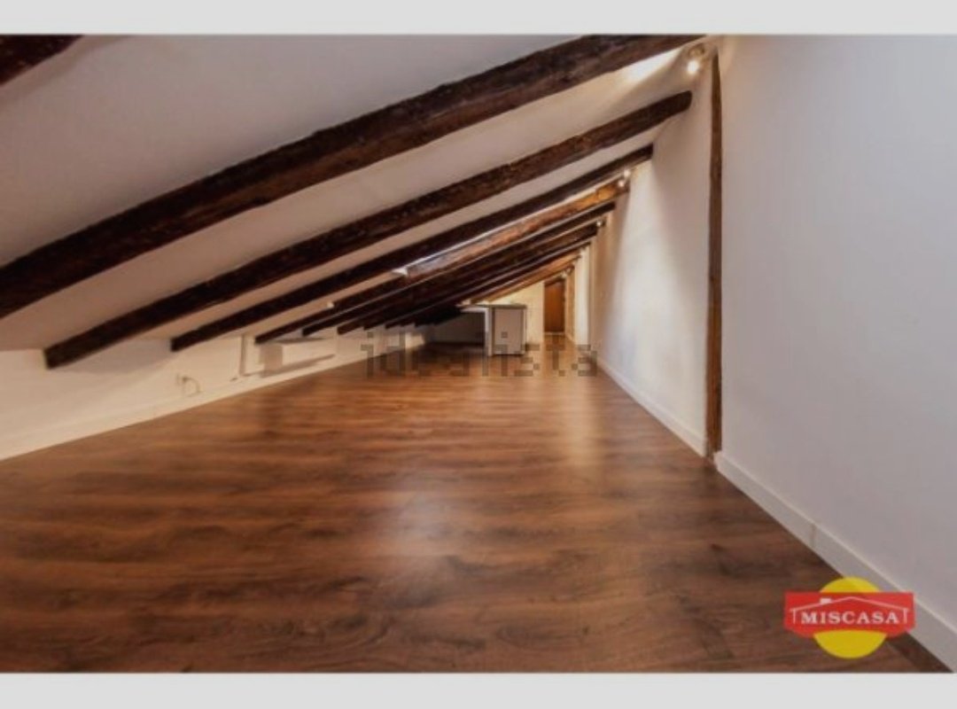 wikizulos's tweet photo. ático bohemio perfecto para personas con lumbalgia, ciática o que midan 1'50.
situado en Cuatro Caminos, Madrid https://t.co/xcZsUcReAV