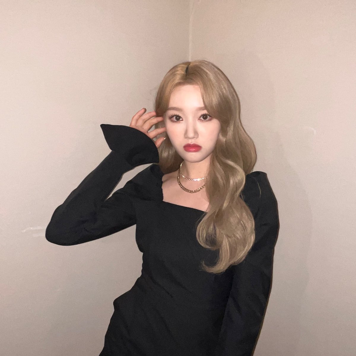 12P1CS's tweet photo. it girl https://t.co/I5aN3vZ2AH
