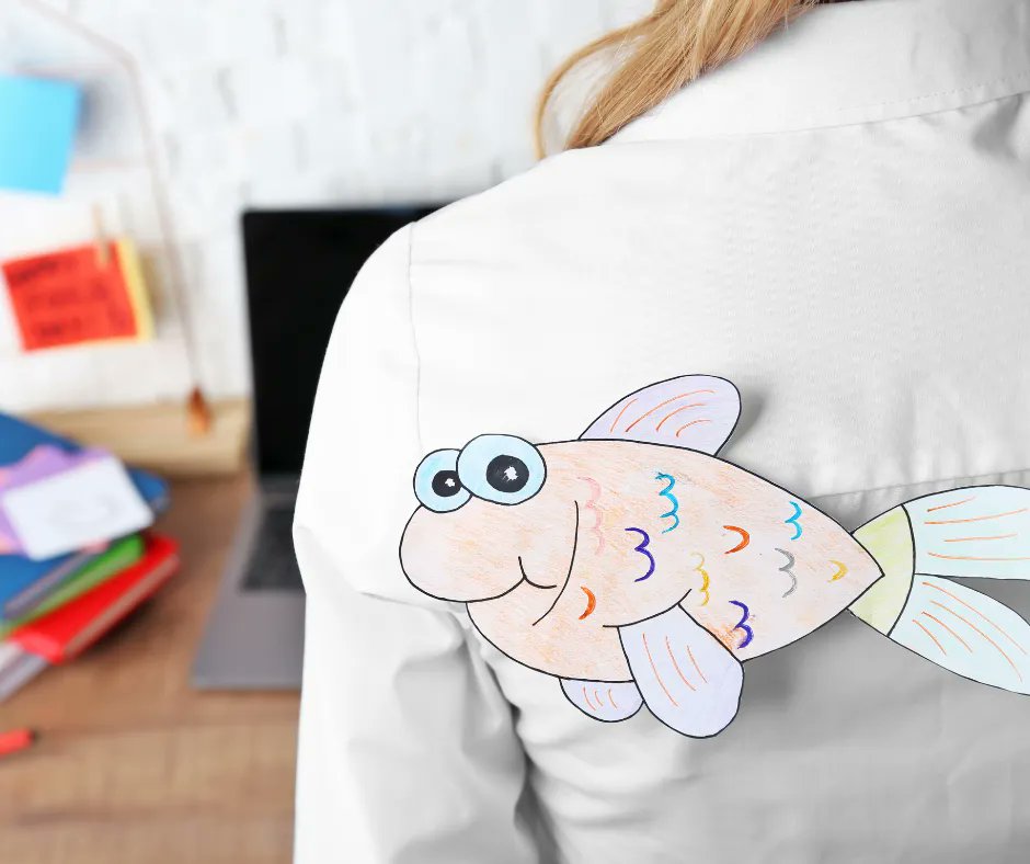 In France:
𝘖𝘯 1 𝘈𝘱𝘳𝘪𝘭, 𝘱𝘦𝘰𝘱𝘭𝘦 𝘶𝘴𝘦 𝘱𝘢𝘱𝘦𝘳 𝘧𝘪𝘴𝘩 𝘵𝘰 𝘱𝘭𝘢𝘺 𝘢𝘯 𝘈𝘱𝘳𝘪𝘭 𝘍𝘰𝘰𝘭𝘴 𝘵𝘳𝘪𝘤𝘬.

This involves sticking a paper fish onto the back of as many adults as possible. Then running away yelling “𝗣𝗼𝗶𝘀𝘀𝗼𝗻 𝗱’𝗔𝘃𝗿𝗶𝗹! (April Fish!)