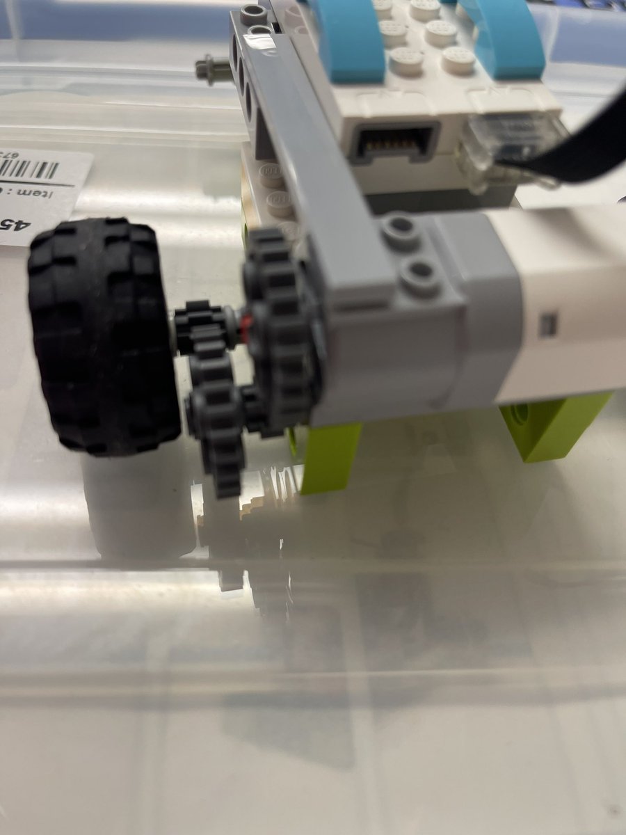 DrMuddES's tweet photo. Id like to take a minute to recognize the students in our #Coderz club for taking the original design of our @lego #WeDo 2.0 Race Car and designing a more efficient and faster way to transfer power from the motor to the wheels. Outstanding job! https://t.co/XFeXXjFAcW