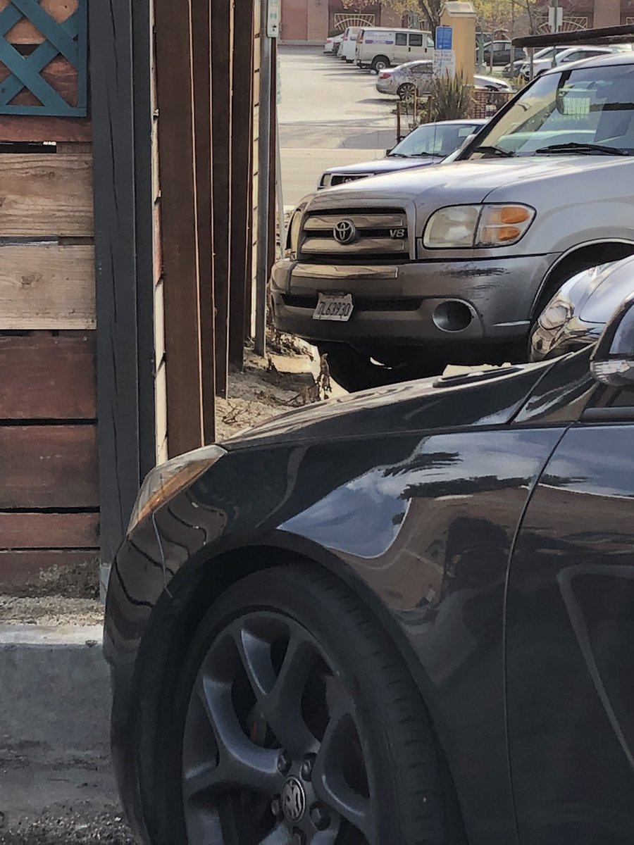 pride_of_lowell's tweet photo. Among many highlights of field work, enjoying a post walkabout beer with @TTremblingEarth, @PrushVeronica, and @nadinegrr on the actively creeping Hayward fault ranks rather high (boo to the truck parked on top of the Hayward and offset curb) https://t.co/XsLOtFPw0m