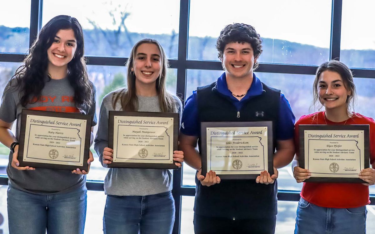 KSHSAA's tweet photo. Wednesday we had a great visit with our student advisory team and honored our seniors for their time the last two years. This group was tasked with many tough scenarios and conversations. We look forward to the next team! https://t.co/zS7SBylQoT