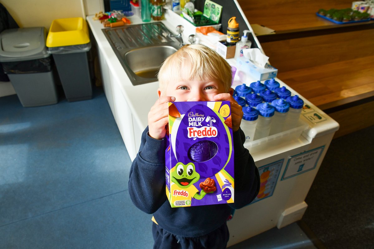 StEdsPrePrep's tweet image. It was great to see our Reception Elm pupils using their egg-cellent skills in team work and perseverance today, as they took part in an Easter egg hunt. Lots of smiles were seen when the clues took them back to their classrooms, where chocolate eggs were hidden for everyone! 🐰