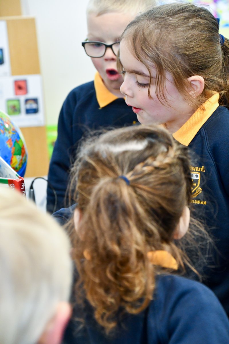 StEdsPrePrep's tweet image. It was great to see our Reception Elm pupils using their egg-cellent skills in team work and perseverance today, as they took part in an Easter egg hunt. Lots of smiles were seen when the clues took them back to their classrooms, where chocolate eggs were hidden for everyone! 🐰