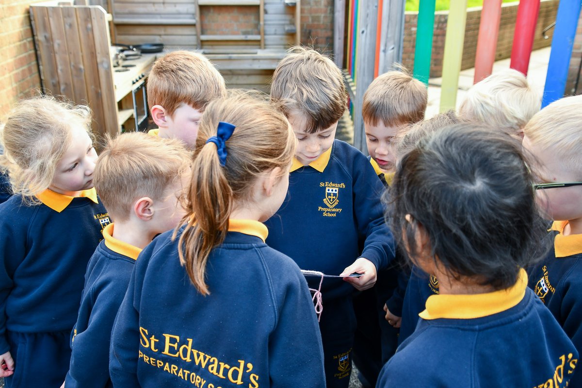 StEdsPrePrep's tweet image. It was great to see our Reception Elm pupils using their egg-cellent skills in team work and perseverance today, as they took part in an Easter egg hunt. Lots of smiles were seen when the clues took them back to their classrooms, where chocolate eggs were hidden for everyone! 🐰