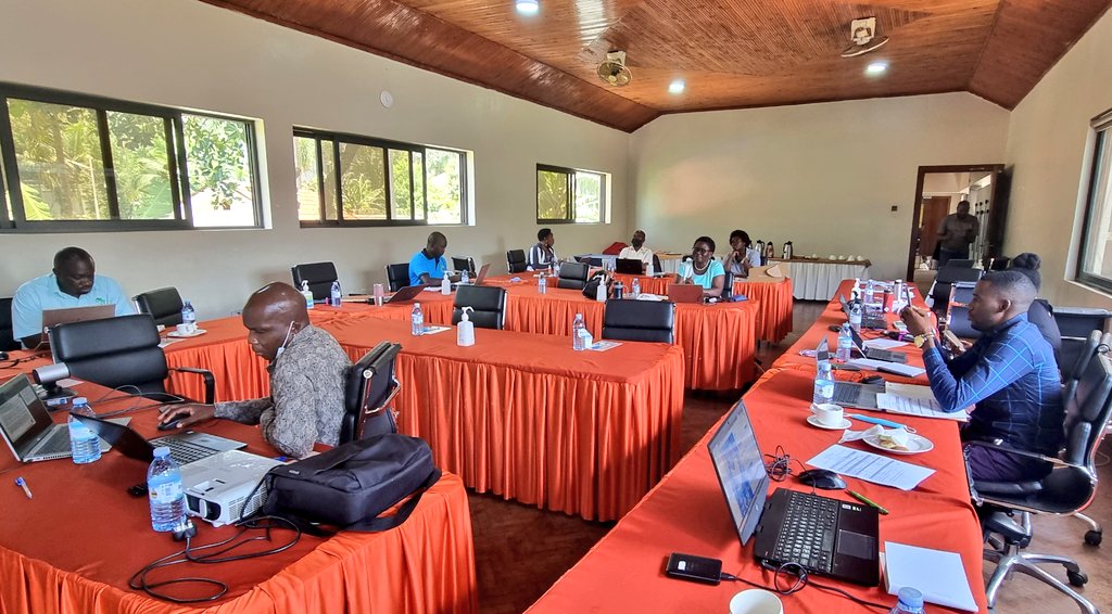SAA_Uganda's tweet photo. Happening now: @SAA_Uganda Quarterly review meeting is ongoing at the @FairwayHotel. #Goals #teamwork #teamworkmakesthedreamwork #projectsimplementation #agriculture @SAA_africa https://t.co/qNklsGPtbf