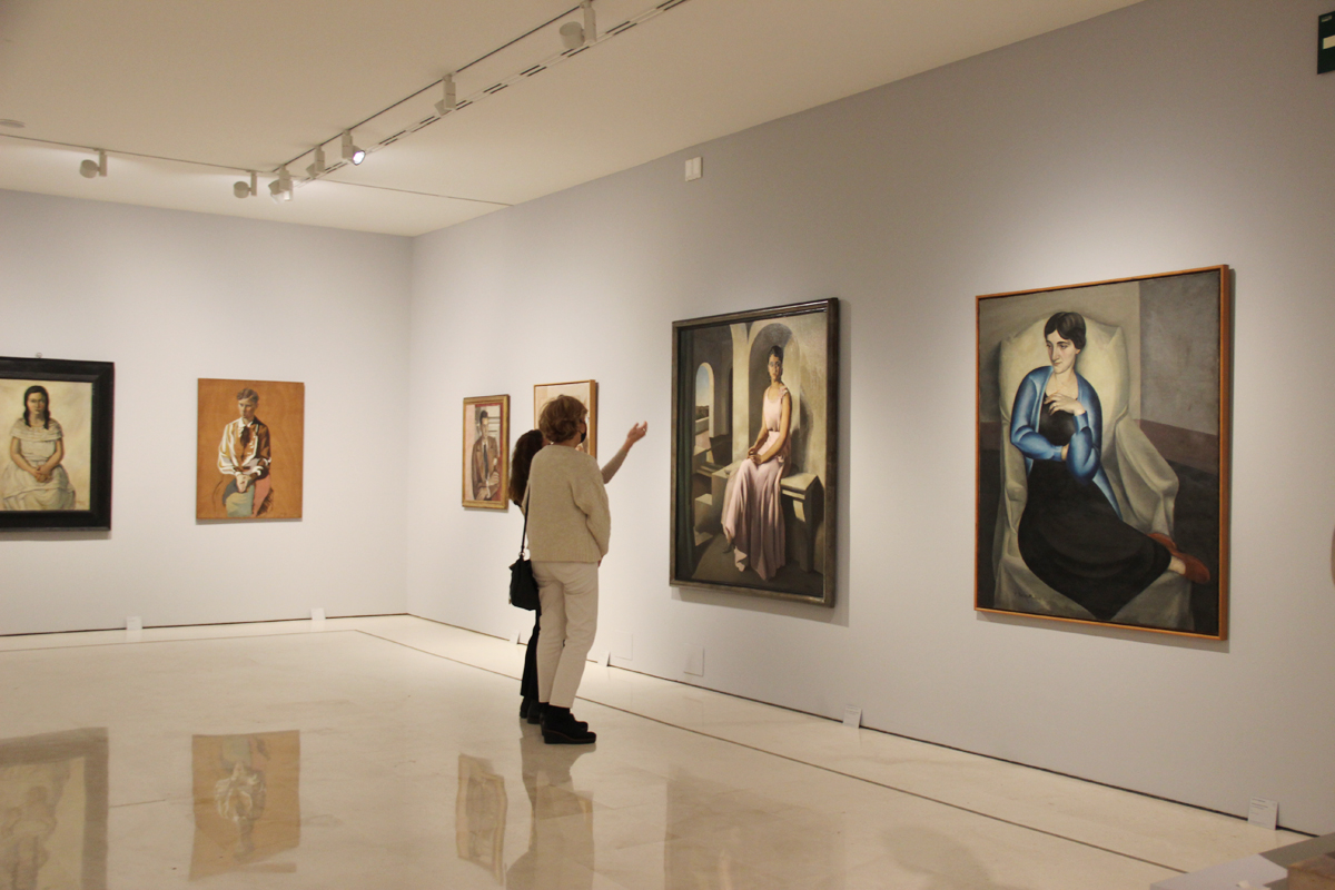 thyssenmalaga's tweet photo. Hoy nos ha visitado Lucía Peláez, directora del Museo Casa Natal de Jovellanos de Gijón, a quienes les estamos muy agradecidos por su participación en la exposición “Real(ismos)” con la obra de Roberto Fernández Balbuena “Retrato de Mª Teresa Gallego”, 1930. @MuseosGijon @gijon https://t.co/H1Nt12xyrG