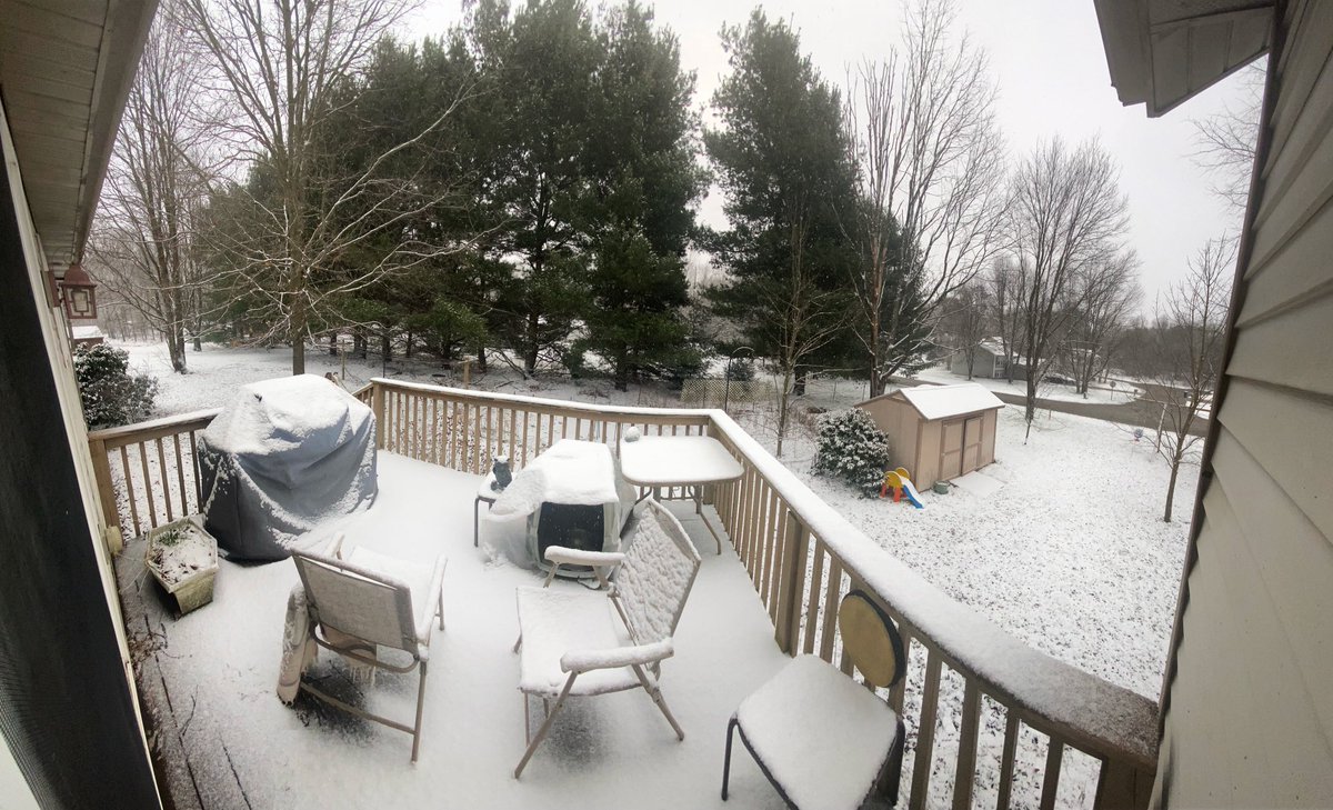 jaheeres's tweet photo. Michigan’s got the best #AprilFoolsDay joke out there! #snowaway #snowno @wwmtnews @NWSGrandRapids #miwx @weathermankeith @WillWWMT @JeffPorterWX @Christina4casts @WeatherNation @weatherchannel https://t.co/TOiH9j1NG9