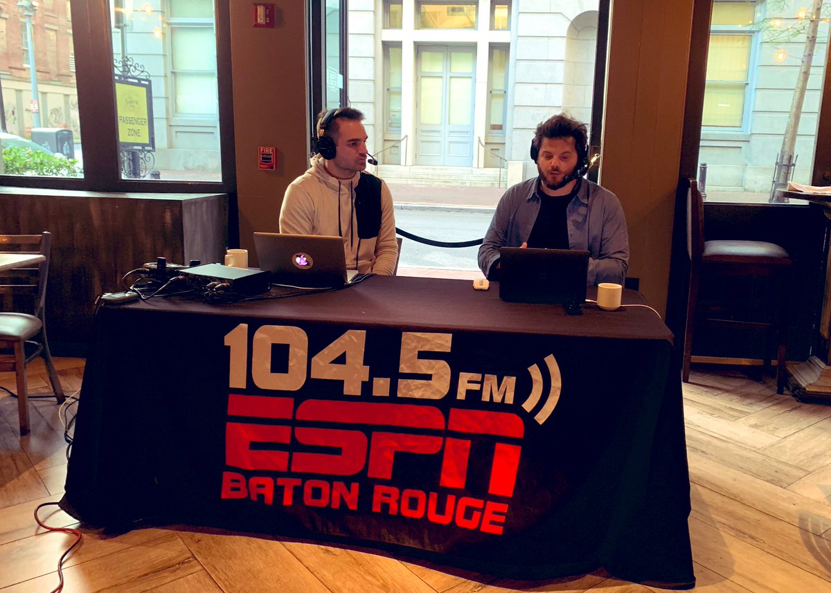 OTB_ESPN's tweet photo. ⚜️🍻 LIVE FROM THE COTERIE IN NEW ORLEANS 🍻⚜️
🎙@TBob53 &amp; 🎙@JacobHester18 

• 🏀 #FinalFoul preview 
• ⚜️ @BarstoolMintzy 
• 🏀 Bad News Birds
• 📨 #AskTheBench

Watch LIVE 📺: https://t.co/jgln91RZmn https://t.co/NDGkEj8I6X