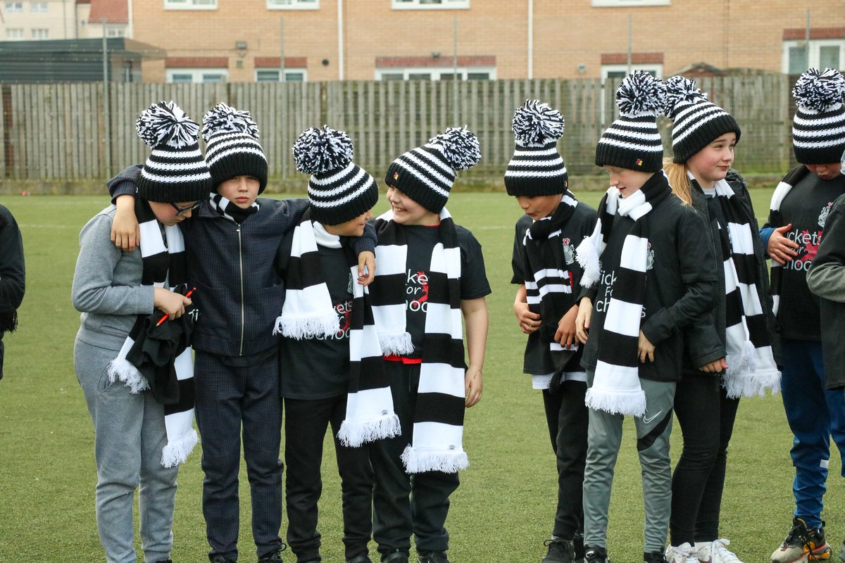 queensparkfc's tweet photo. 𝙏𝙞𝙘𝙠𝙚𝙩𝙨 𝙛𝙤𝙧 𝙎𝙘𝙝𝙤𝙤𝙡𝙨

We are looking forward to welcoming pupils from @StBrigidsPS to Firhill for Sunday's game against Cove Rangers, and of the game Peter Grant visited the school this week.

Read more ↙️
https://t.co/ku9ek849Wd https://t.co/SeEruEtXul