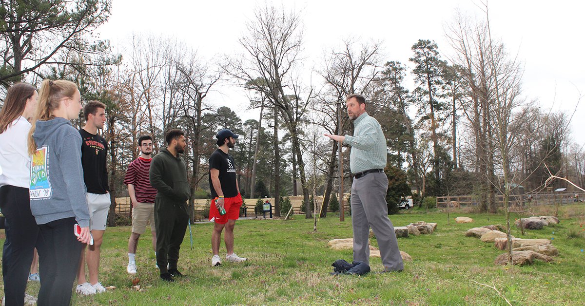 Yesterday, <a href="/urichmond/">University of Richmond</a> Director of Sustainability Rob Andrejewski discussed #EnvironmentalJustice while leading a tour of the campus Eco-Corridor for students in Dr. <a href="/LaurenNHenley/">Lauren N Henley</a>'s Justice and Civil Society class. <a href="/BeAGreenSpider/">University of Richmond Sustainability</a> #ExperientialEducation