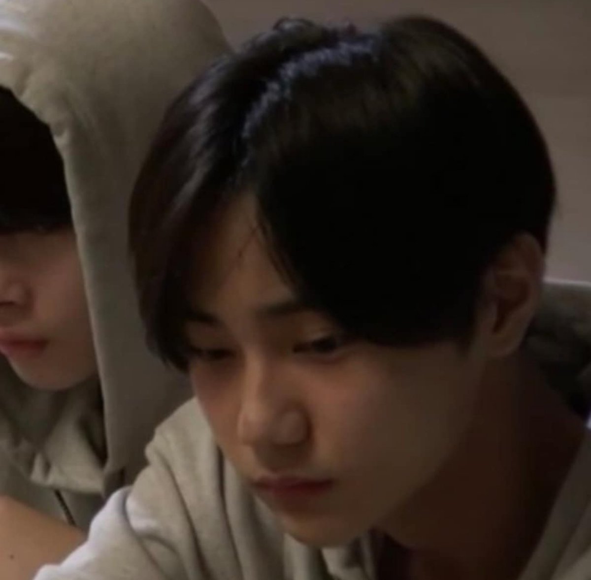 1.4.22 نتمنى انه كان مقلب خفيف لطيف😭