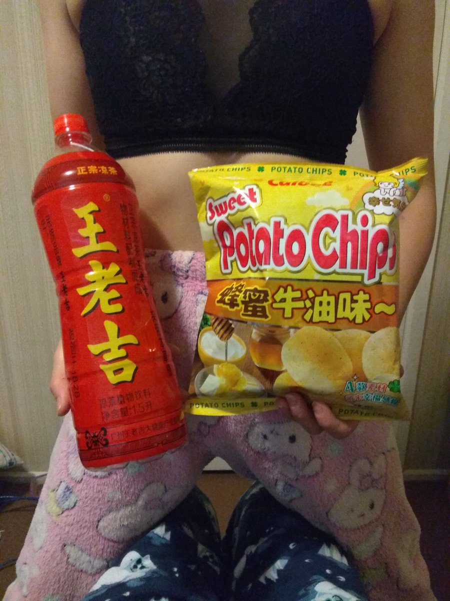 XLB_Psionics's tweet photo. White guy dating Asian woman: "Ew I don't want to eat your ching chong shit it prob has dog in it give me unseasoned chicken and boiled potatoes"

My white gf: "Omg I love Asian food white people shit is so boring"
#AMWF #WMAF #stopasianhate #blackpill #ricecel #incel #mrasian https://t.co/VqpW72vqHW