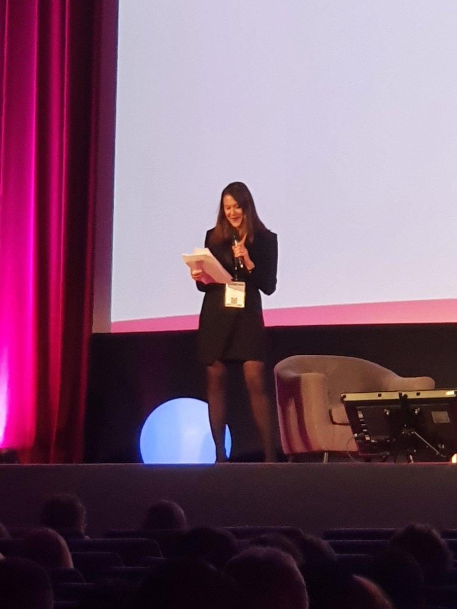 #festicomsante c'est parti avec Anaïs Korkut de <a href="/Medisite/">Medisite</a> qui anime les conférences