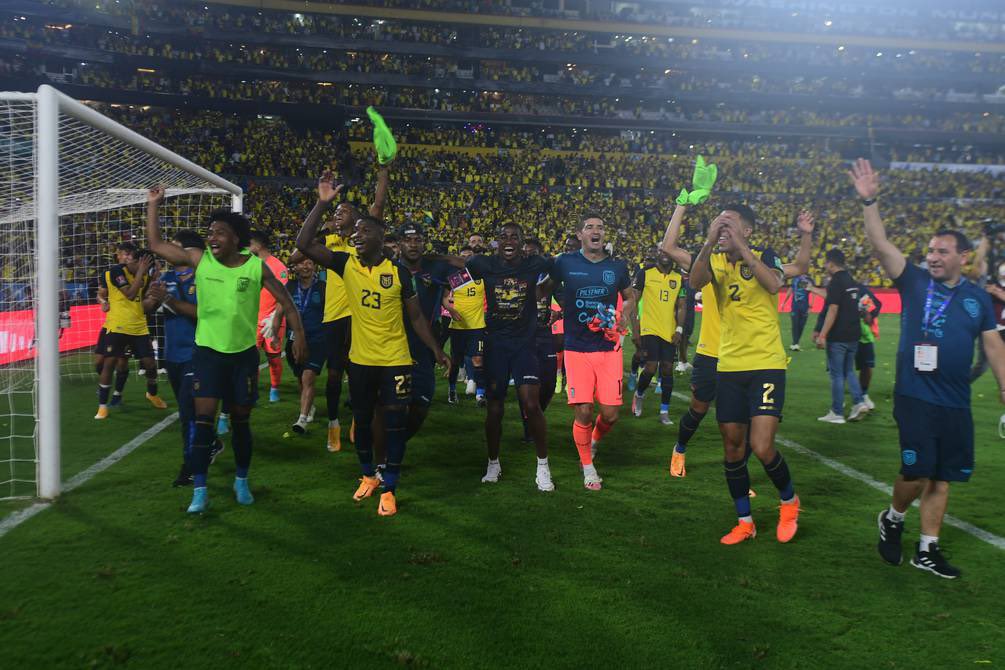 Llegó el día del sorteo de #Qatar2022. Hoy conoceremos el grupo al que enfrentarán los muchachos de <a href="/LaTri/">La Tri 🇪🇨</a>. Mi impresión es que nos volvemos a enfrentar con Francia 😅 como en 2014, Dinamarca y Senegal.

¿Cuál es su posible grupo? ¡Comenten y vamos calentando ese ambiente! 🇪🇨