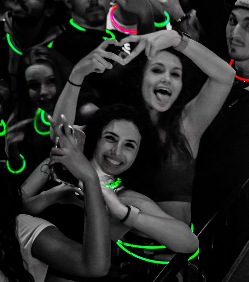 energycincy's tweet photo. Traffic Light Party Saturday! Grab the glow necklace at the door that represents your status. 
RED - Taken ❌
YELLOW - Complicated ⚠️
GREEN - Single ✅ https://t.co/7U6A31g0dm