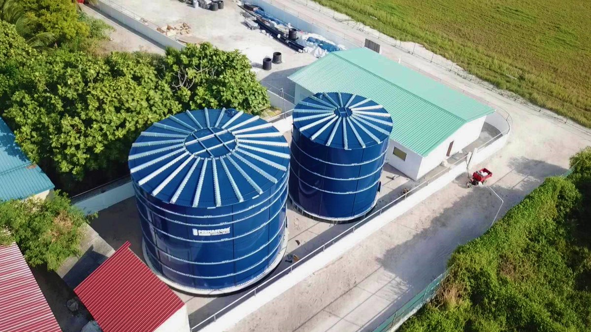 UNDPMaldives's tweet photo. The IWRM systems operationalised today will directly benefit 2698 island residents (including 1206 women) in both Raa Maduvvari &amp; Baa Dharavandhoo, helping these communities to overcome water shortages due to #ClimateChange &amp; build sustainable, resilient water systems.
@theGCF https://t.co/hBqs2E2obM
