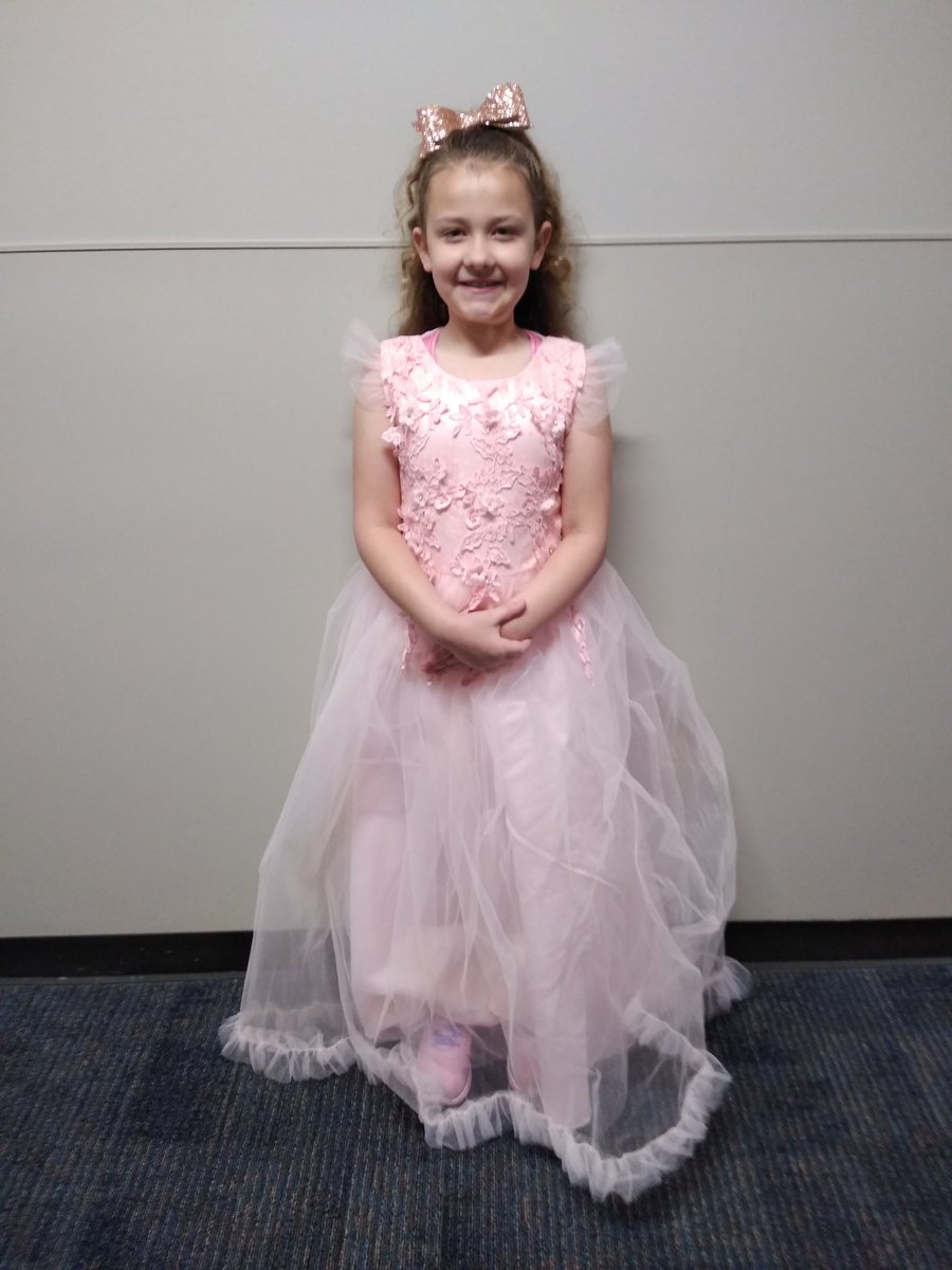 ManryMs's tweet photo. This girl is ready to perform her play today!
#2ndtoNone
@SheridanCFISD https://t.co/87KijfcHTo