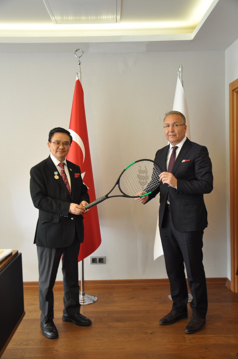 Business Turk Dergisi Genel Yayın Yönetmeni Sayın Muhammed Ruzubay'a nazik ziyaretlerinden dolayı teşekkür ediyor, çalışmalarında başarılar diliyorum.