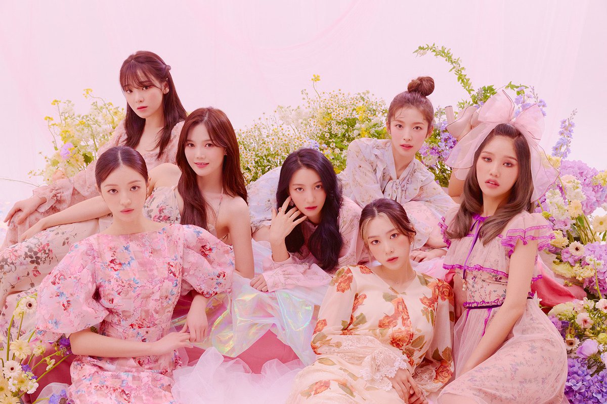 SHlAEGl's tweet photo. Does it remind you with Secret Garden? 🌸 https://t.co/lOXAP6jTpB