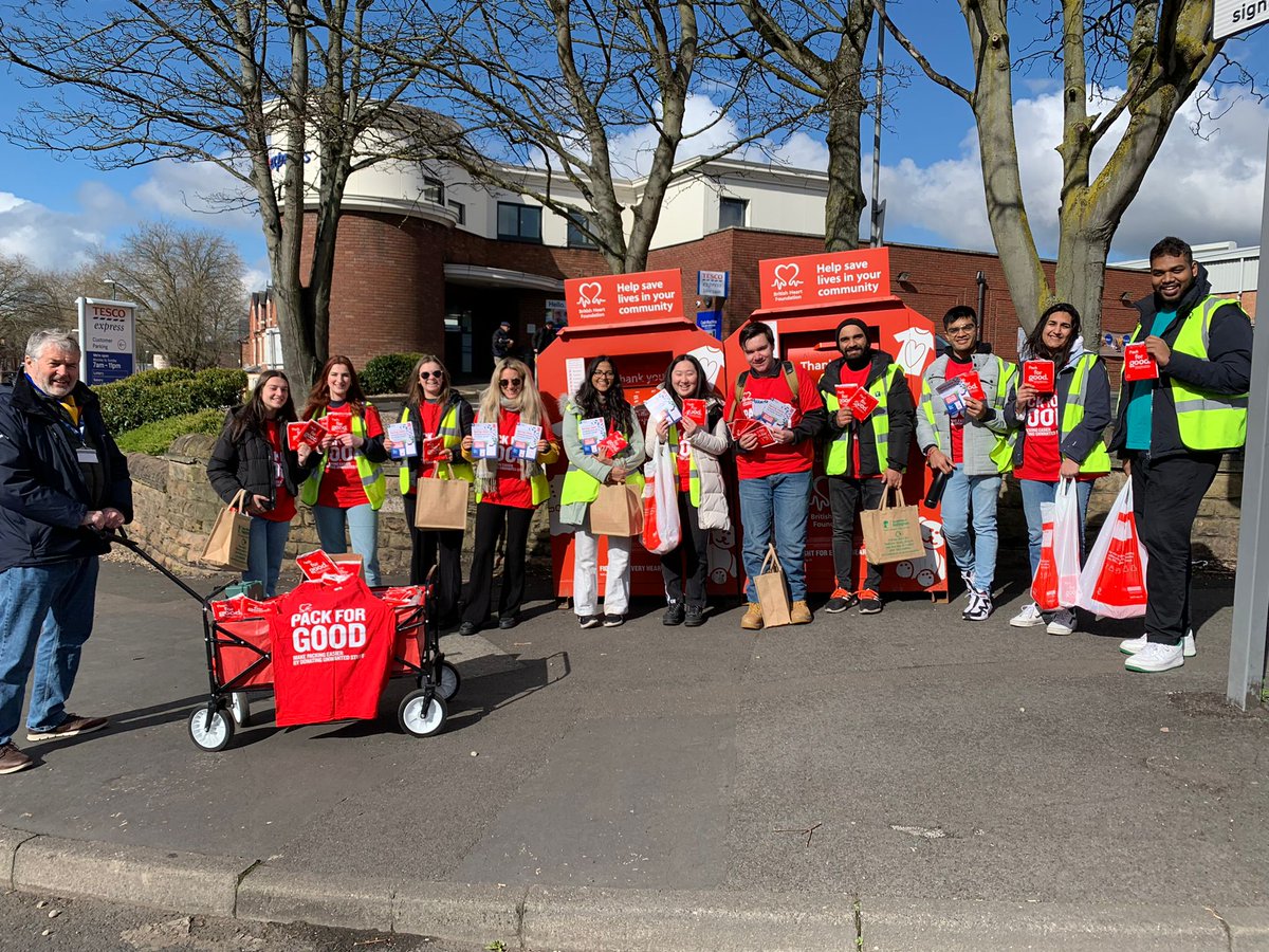 We've had a great team of student ambassadors working hard across #Lenton today. 

Brilliant response from all residents keen to support <a href="/TheBHF/">British Heart Foundation</a> with a Spring Clean donation. 

Take a look at the map below to find your nearest donation bank.

#PackForGood
