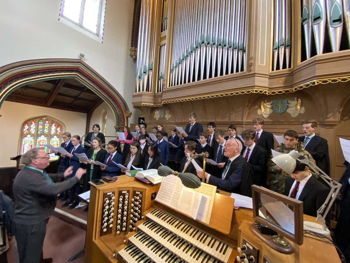 StonyhurstMusic's tweet photo. In rehearsal for the Passion Service. https://t.co/KwBVu5DkxG