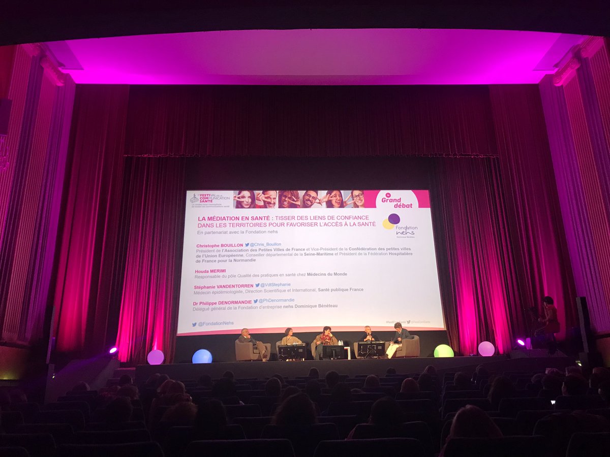 Très heureuse d’être à nouveau à Deauville en physique pour le <a href="/FestiComSante/">Festival de la Communication Santé</a> avec la team @AstraZenecaFR ! Après une matinée de pitchs, place aux conférences débats avec des speakers de haut vol 🚀 #FestiComSanté