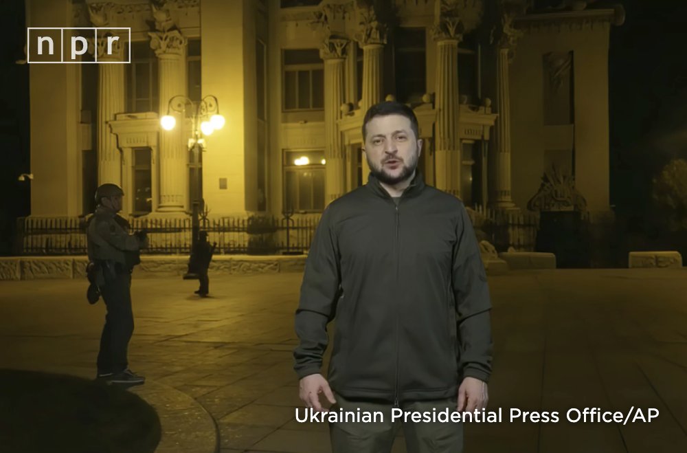 NPR's tweet photo. President Zelenskyy has stripped 2 generals of their military rank, calling them "traitors" and "antiheroes," without elaborating on the reason. The 2 officers had served in Ukraine's main security agency. https://t.co/Ej2qui2rom https://t.co/6dGZi8Pu6v