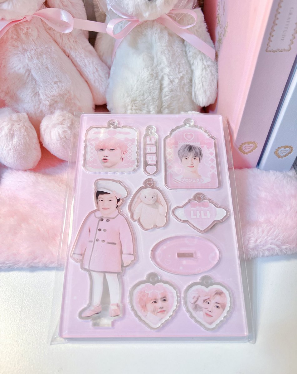 lattenamin's tweet photo. รีทวิต
เเจก Acrylic kit jaemin 1 คนค่า🐰🐈
(สงวนสิทธิ์เฉพาะเมนเเจมิน)

เเจกเพราะวันนี้แจมินน่ารักมากๆๆ🤏🏻🤍
สุ่มพรุ่งนี้ตอน1ทุ่มค่า https://t.co/PUmwWMSbCl