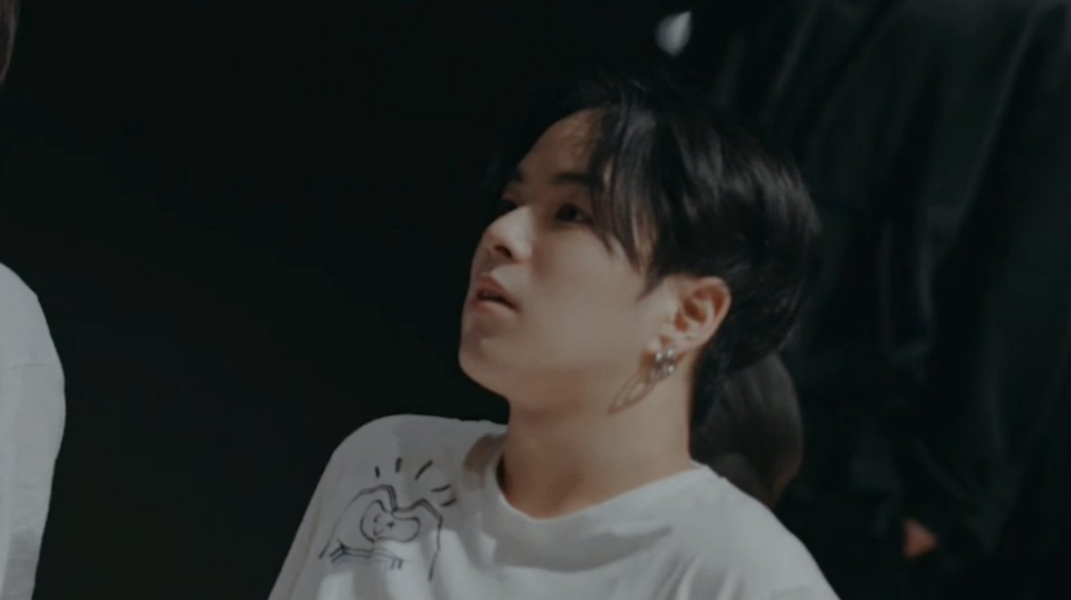 treasuremenfess's tweet photo. [ random follback ]

- rt tweet ini
- rt like tweet dibawah ini (ss)
- rep ss + foto junghwan + tag treasuremembers

Good luck !!
https://t.co/eDuK1BEcCt https://t.co/dZpsgDc7yB